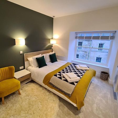 The Taylor Suite - Stunning 2-Ensuite Beds, Cathedral View Roof Garden Truro Bagian luar foto
