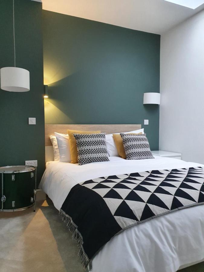 The Taylor Suite - Stunning 2-Ensuite Beds, Cathedral View Roof Garden Truro Bagian luar foto