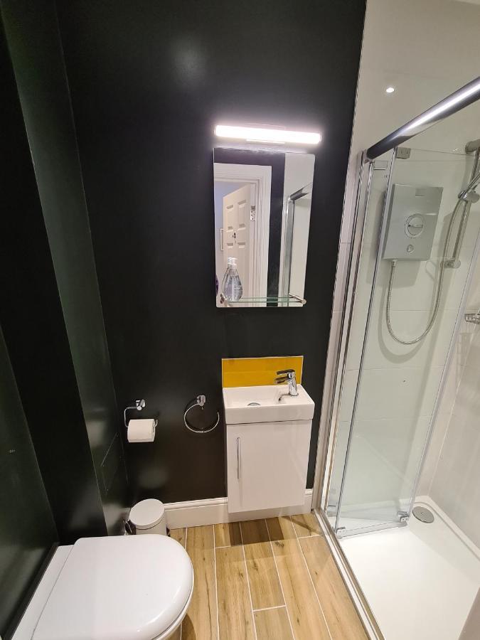 The Taylor Suite - Stunning 2-Ensuite Beds, Cathedral View Roof Garden Truro Bagian luar foto