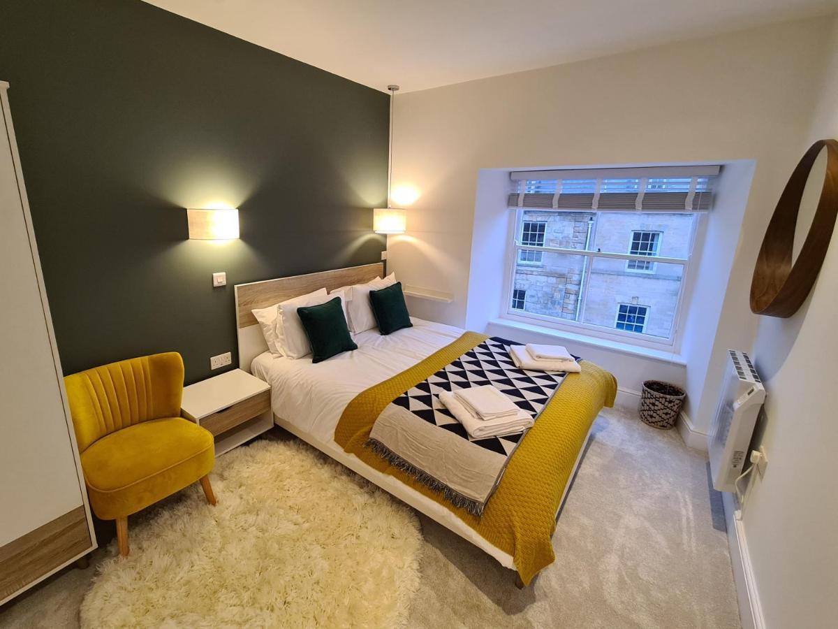 The Taylor Suite - Stunning 2-Ensuite Beds, Cathedral View Roof Garden Truro Bagian luar foto