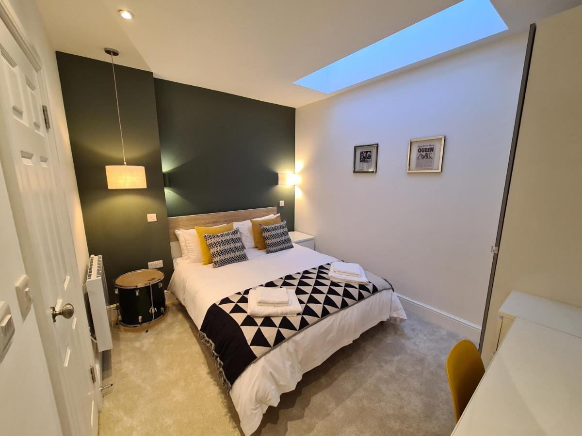 The Taylor Suite - Stunning 2-Ensuite Beds, Cathedral View Roof Garden Truro Bagian luar foto