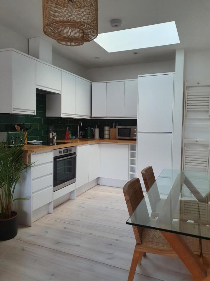 The Taylor Suite - Stunning 2-Ensuite Beds, Cathedral View Roof Garden Truro Bagian luar foto